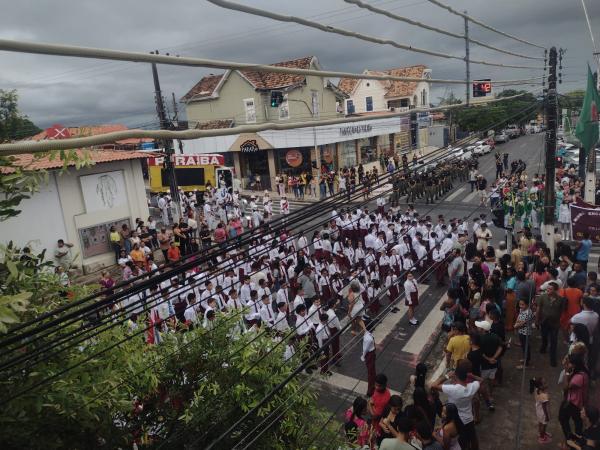 Ginásio Primeiro de Maio celebra 68 anos com desfile marcante pelas ruas de Floriano(Imagem:FlorianoNews)
