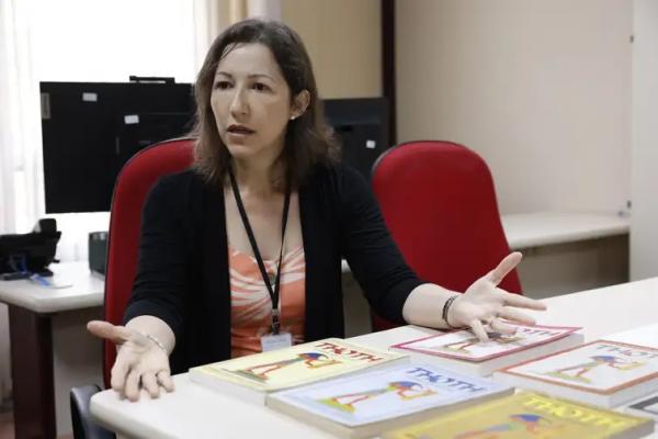 Mara Luci de Ara&uacute;jo, da Coordena&ccedil;&atilde;o de Documentos Escritos do Arquivo Nacional, fala sobre a doa&ccedil;&atilde;o recebida de documentos sobre religiosidade afro-brasileira e cultura iorub&aacute;. (Imagem:Fernando Fraz&atilde;o/Ag&ecirc;ncia Brasil)