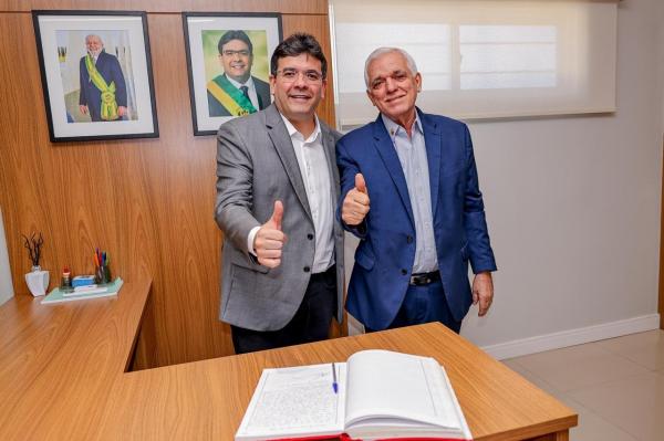 Rafael Fonteles e Themístocles Filho (Imagem: Gabriel Paulino)
