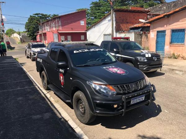 Discussão em família deixa duas pessoas baleadas na cabeça e homem ferido na Zona Sul de Teresina.(Imagem:Ravi Marques/TV Clube)