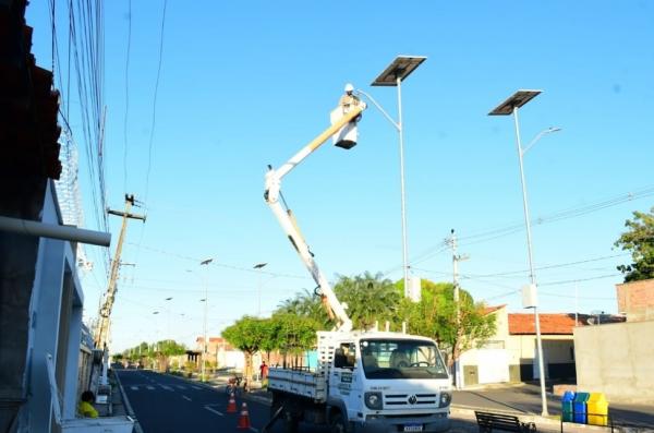 PMF realiza reposição de lâmpadas na Avenida Fauzer Bucar e reforça segurança e bem-estar da população.(Imagem:Secom)