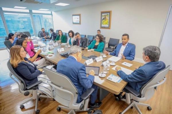 Dr. Francisco Costa discute medida provisória do Bolsa Família em reunião com ministro W. Dias(Imagem:Reprodução/Instagram )