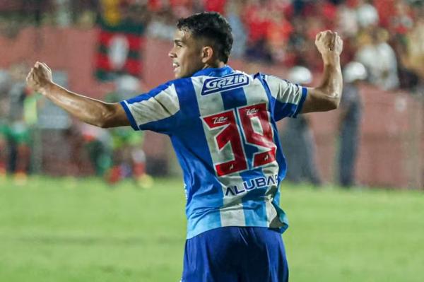 Aos 18 anos, Pedro Henrique &eacute; titular absoluto na equipe principal do Paysandu.(Imagem:Jorge Lu&iacute;s Totti/Paysandu)