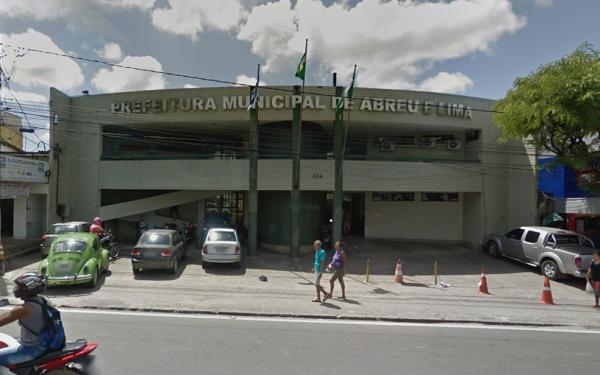 Prefeitura de Abreu e Lima, no Grande Recife, fica no Centro da cidade.(Imagem:Reprodução/Google Street View)