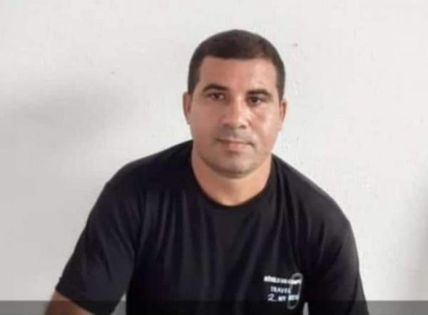 Raimundo Soares Penha, de 38 anos, morreu após colisão entre carro e moto, em Teresina.(Imagem:Reprodução/Facebook)