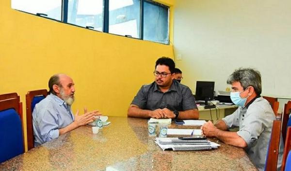 Arquiteto Nilson Coelho e os vereadores Professor Magno e Edvaldo Araújo.(Imagem:Reprodução/Instagram)
