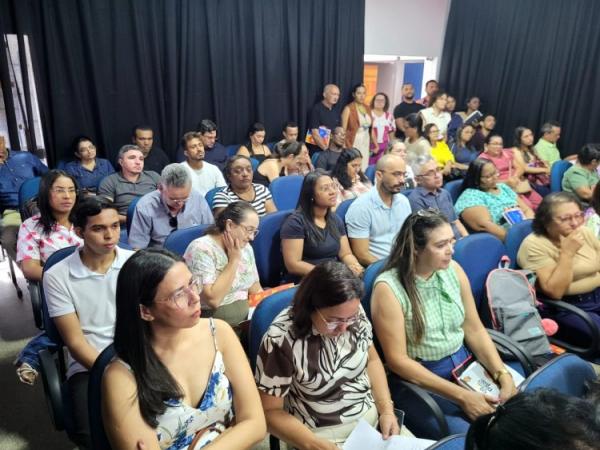 Prefeitura de Floriano em parceria com Associa&ccedil;&atilde;o Brincantes lan&ccedil;a projetos educacionais voltados &agrave; rede municipal de ensino.(Imagem:Secom)