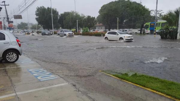 Em Teresina, tempo amanheceu nublado nesta quinta-feira (19) e houve chuva forte em grande parte da capital.(Imagem:Arquivo Pessoal/Carlos Lustosa)