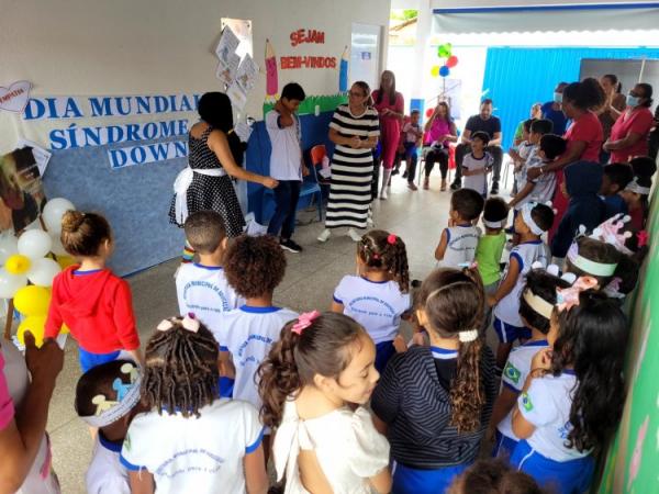 Secretaria de Educação de Floriano realiza ação em alusão ao