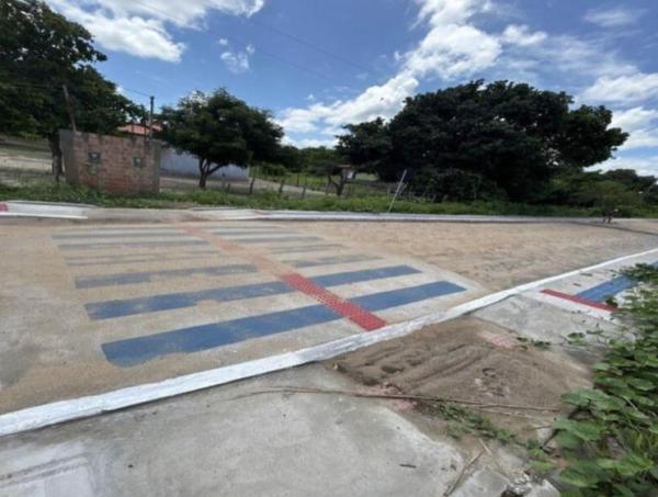 Foram investidos mais de R$ 443 mil em 2.240m² de pavimentação em paralelepípedo.(Imagem:Divulgação)