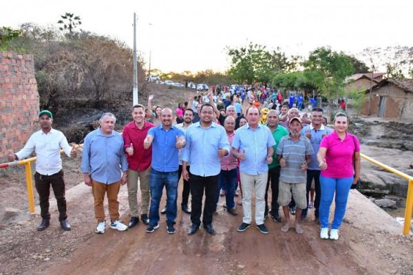 Prefeitura de Floriano entrega passagem molhada que dá acesso a localidade Bom Jardim(Imagem:Secom)