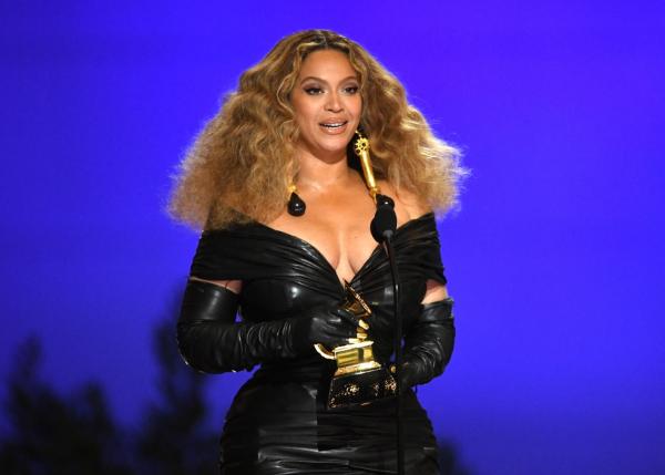 Beyoncé quebra recorde e vira a mulher com mais Grammys da história(Imagem:Reprodução)