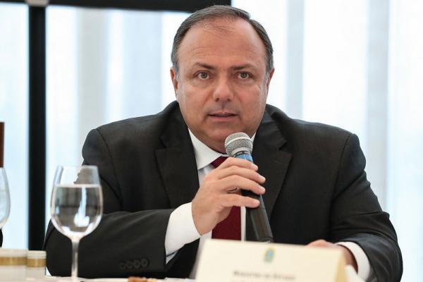 O ministro da Saúde, Eduardo Pazuello, afirmou nesta quinta-feira (7) que a pasta assinou um contrato para a compra de 100 milhões de doses da Coronavac -imunizante desenvolvido pe(Imagem:Reprodução)