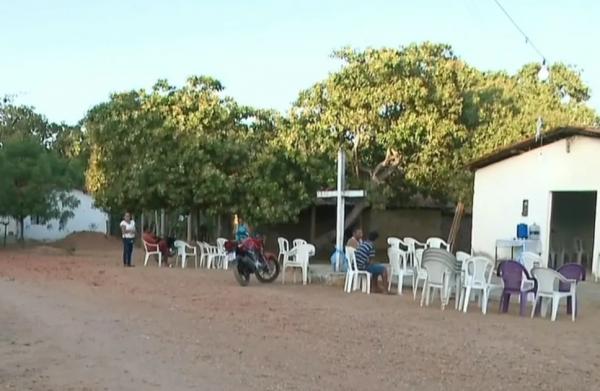 Corpos de adolescentes e criança que se afogaram no rio Parnaíba são velados e sepultados em Nazária.(Imagem:Reprodução/TV Clube)