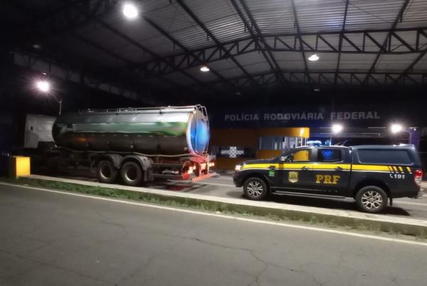 Análise feita pela PRF revelou abastecimento inadequado com diesel de alto teor de enxofre.(Imagem:Divulgação/PRF)