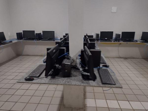 Reitoria Itinerante: administração superior inaugura laboratório de informática em Floriano(Imagem:FlorianoNews)