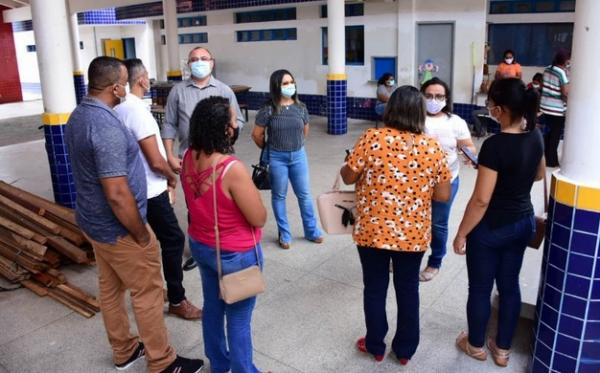 Técnicos da educação de Flores do Piauí visitam creche em Floriano.(Imagem:Secom)