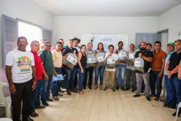 A solenidade de entrega ocorreu na Unidade de Piscicultura da SAF em Nazária nesta sexta-feira (1º).(Imagem:Divulgação)