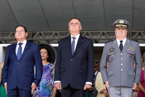  Cerimônia de Entrega de Espadas aos Aspirantes a Oficial da Turma ?Bicentenário da Independência do Brasil?.  (Imagem:Isac Nóbrega/Presidência da República)