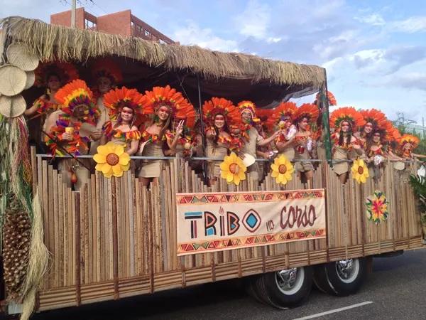  Caminhão da Tribo do Corso é o campeão do Corso 2014.(Imagem:Gilcilene Araújo/G1 )