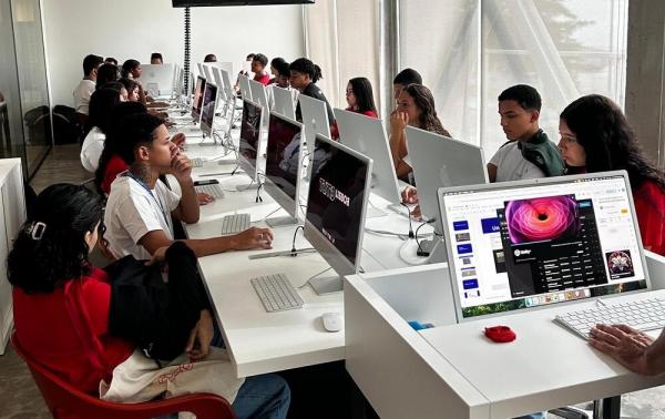 O objetivo é desenvolver competências técnicas e criativas, fortalecendo o protagonismo juvenil e a empregabilidade.(Imagem:Seduc-PI)