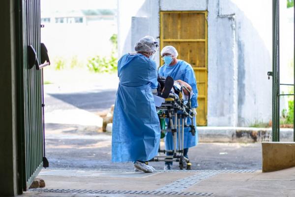 Primeiros pacientes chegam ao Hospital de Campanha Estadual (HCE), no Ginásio Verdão, em Teresina.(Imagem:Divulgação/Sesapi)