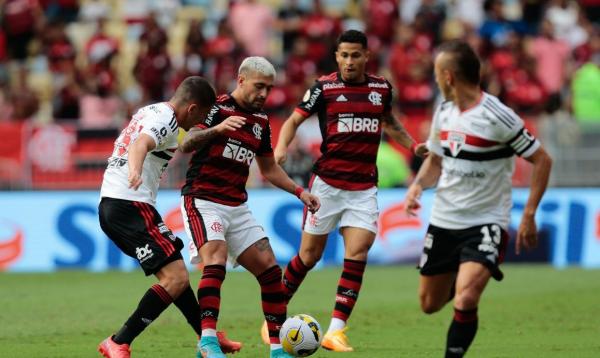 São Paulo encara Flamengo em casa. Duelo às 20h30 deste sábado terá transmissão da Rádio Nacional.(Imagem:Gilvan de Souza/Flamengo/Direitos Reservados)