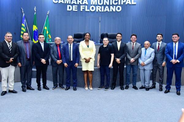 Tribuna Livre: Juíza Mariana Machado conclama população de Floriano a atualizar dados biométricos em sessão na Câmara Municipal(Imagem:CMF)