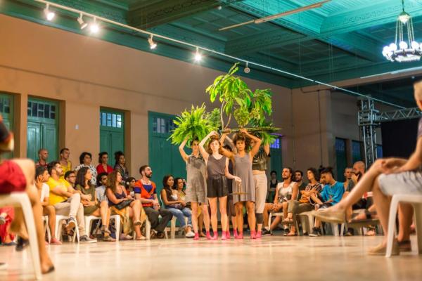 O evento reúne artistas do Brasil e do exterior em uma semana dedicada à dança, arte e diversidade.(Imagem:Divulgação)
