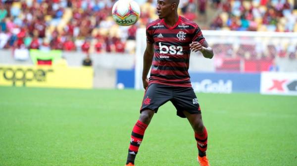 Lateral do Flamengo se envolve em acidente com vítima fatal no Rio(Imagem:Reprodução)