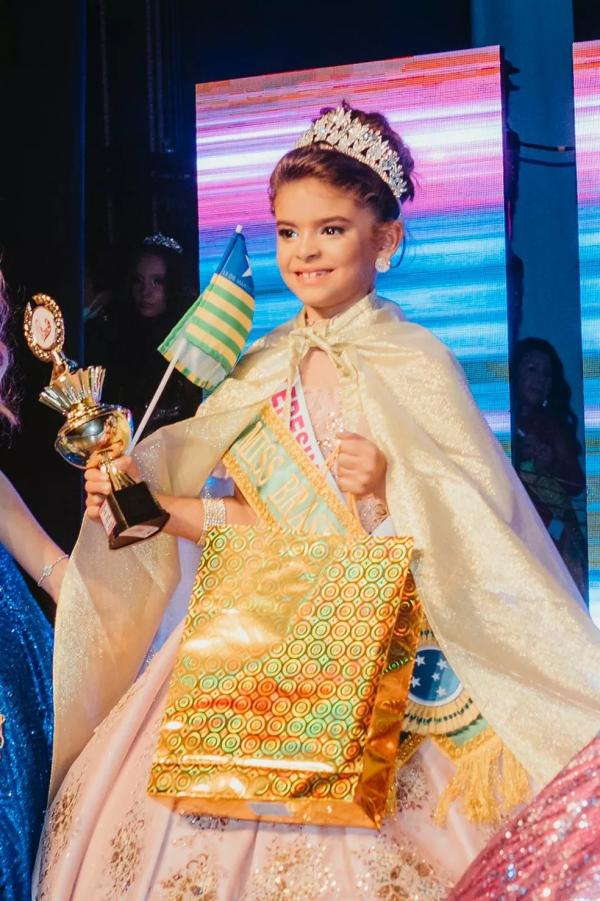 Mini Miss Brasil de 7 anos é a primeira nordestina a representar o país no concurso mundial(Imagem:Reprodução)