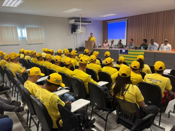 A capacitação, com aulas teóricas e práticas, é fruto de uma parceria entre a Semarh, Corpo de Bombeiros, prefeituras e Batalhão de PM Aéreo.(Imagem:Divulgação)