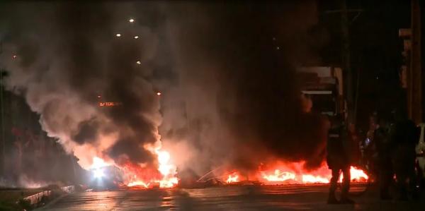 Manifestantes bloqueiam BR-316 em Teresina, no Piauí.(Imagem:Reprodução/TV Clube)