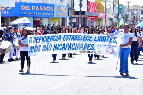 Desfile Cívico marca as comemorações pela Independência do Brasil em Floriano.(Imagem:Secom)