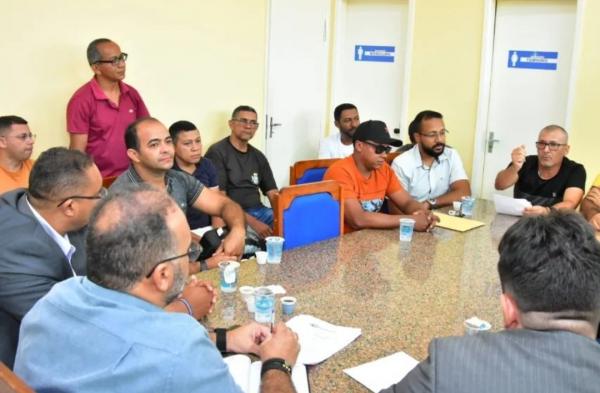 Vereadores de Floriano se reúnem com representantes da Associação dos Vigias para tratar de demandas(Imagem:Reprodução/Instagram )
