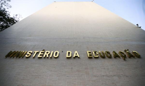 Documentação deve ser entregue na instituição(Imagem:Marcelo Camargo/Agência Brasil)