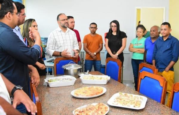 Câmara Municipal de Floriano realiza homenagem aos colaboradores pelo Dia do Trabalhador.(Imagem:Reprodução/Instagram)