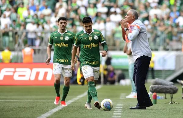 Piquerez, Raphael Veiga e Tite em Palmeiras x Flamengo.(Imagem:Marcos Ribolli)