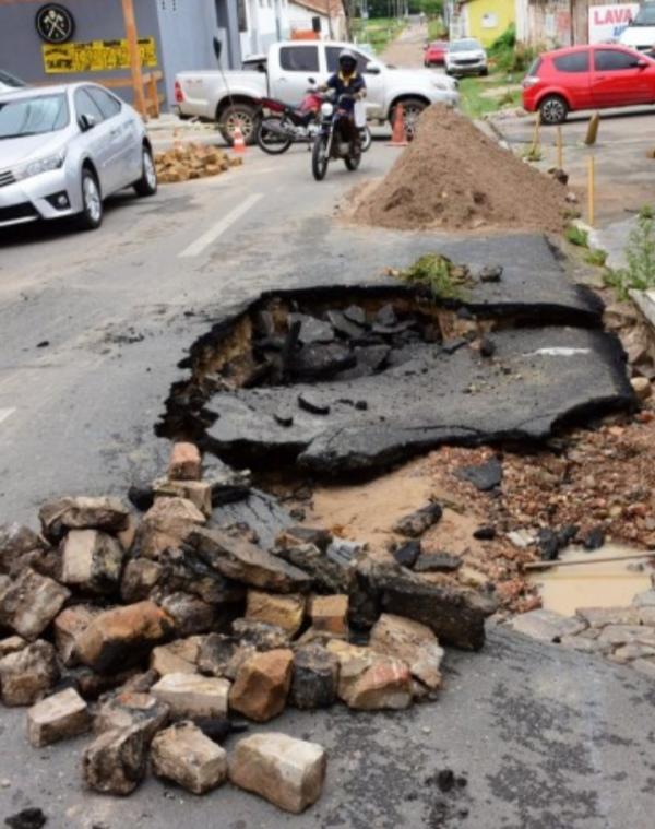 Trecho da Rua Fernando Marques em Floriano(Imagem:SECOM)