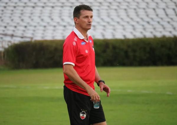  Gerson Gusmão, técnico River-PI.(Imagem:Júlio Costa )