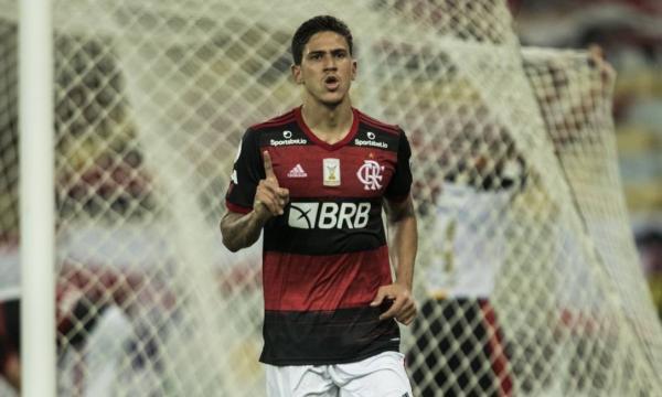 Atacante do Flamengo será relacionado contra a Venezuela, enquanto departamento médico tenta recuperar craque do PSG para enfrentar o Uruguai.(Imagem:Guito Moreto / Agência O Globo)