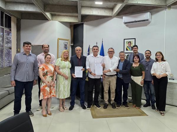 A iniciativa prev&ecirc; a concess&atilde;o de bolsas de incentivo &agrave; doc&ecirc;ncia para professores da institui&ccedil;&atilde;o no valor total de R$ 3,2 milh&otilde;es.(Imagem:Vitor Gaspar/ Uespi)