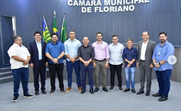 Câmara Municipal de Floriano discute plano de ação da Águas do Piauí para o município.(Imagem:Reprodução/Instagram)