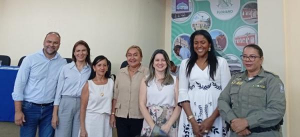 Assistência Social de Floriano realiza encontro sobre Escuta Especializada de crianças e adolescente(Imagem:Secom)