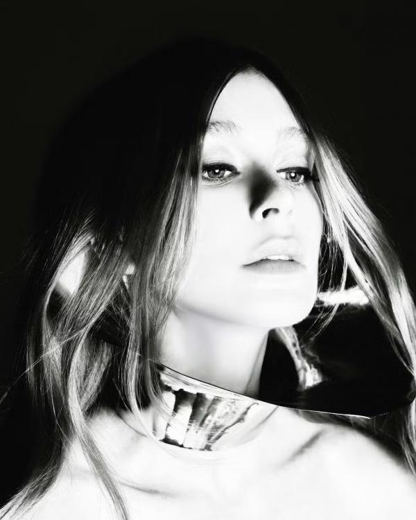 Marina Ruy Barbosa posa sexy e celebra capa de revista internacional.(Imagem: Instagram)