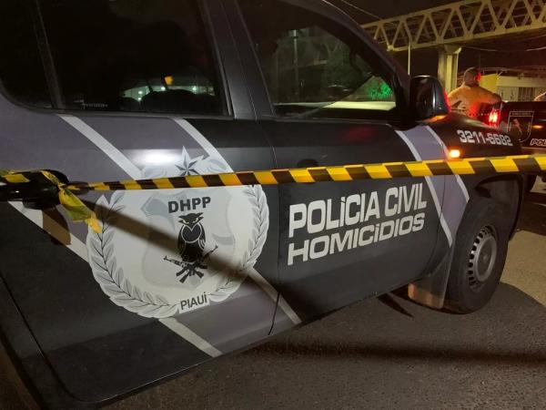 Viatura do Departamento de Homicídio e Proteção à Pessoa (DHPP), em Teresina.(Imagem:Laura Moura /G1)