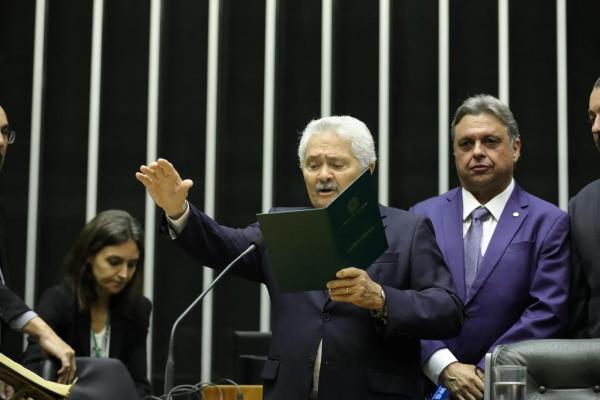 Elmano Férrer toma posse na Câmara dos Deputados.(Imagem:Reprodução/Ascom)