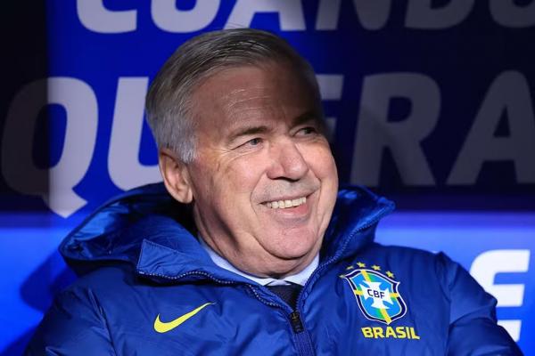 Carlo Ancelotti em Bolívia x Brasil(Imagem:Getty Images)