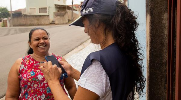 Recenseador do IBGE(Imagem:Simone Mello/Agência IBGE Notícias)