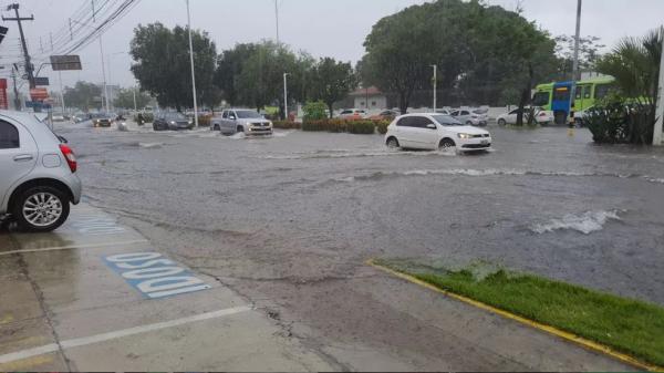 Em Teresina, tempo amanheceu nublado nesta quinta-feira (19) e houve chuva forte em grande parte da capital.(Imagem:Arquivo Pessoal/Carlos Lustosa)